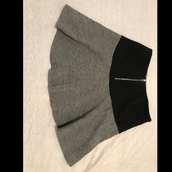 Size 4 Wilfred mini-skirt - Picture 2 of 2